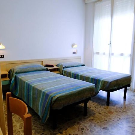Hotel Chiara Rimini Luaran gambar