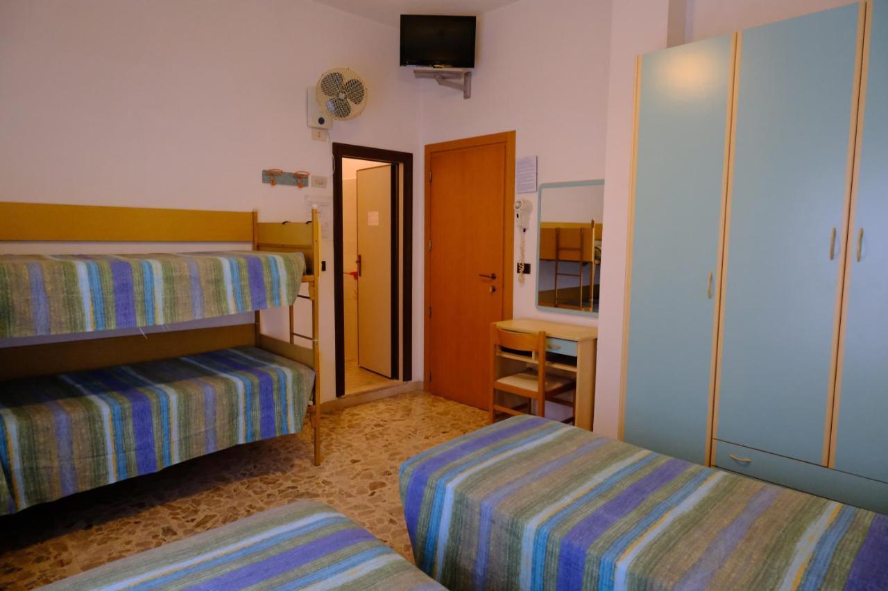 Hotel Chiara Rimini Luaran gambar