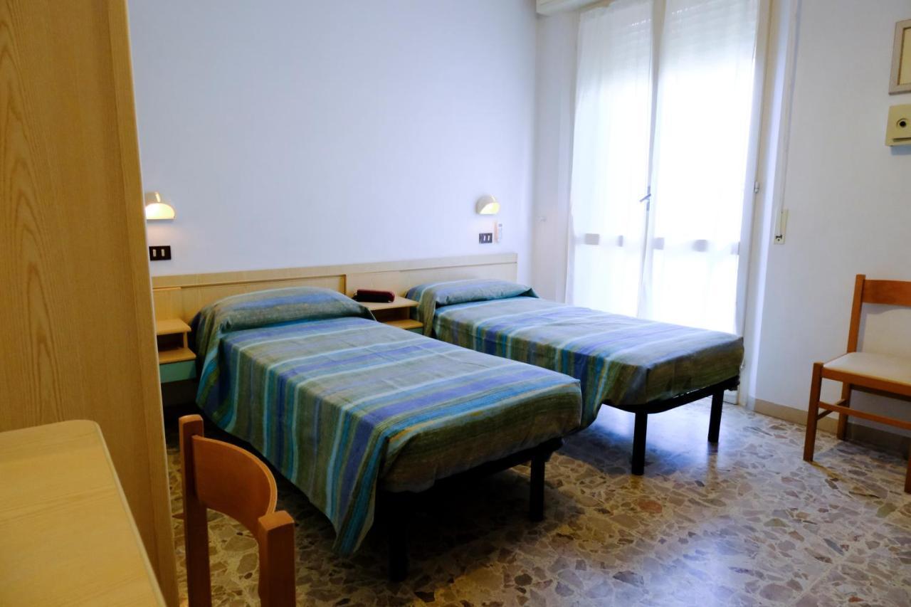 Hotel Chiara Rimini Luaran gambar