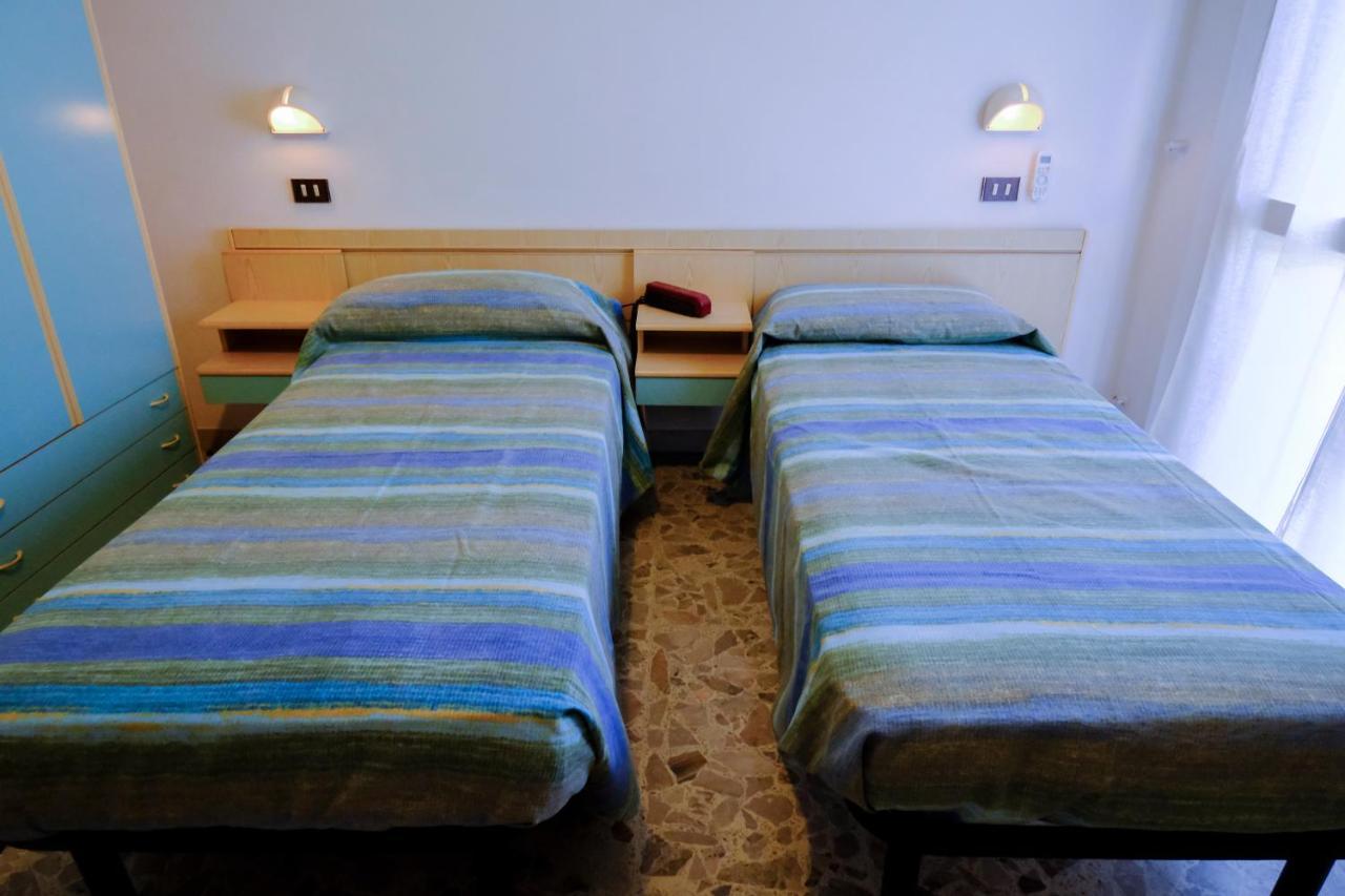 Hotel Chiara Rimini Luaran gambar