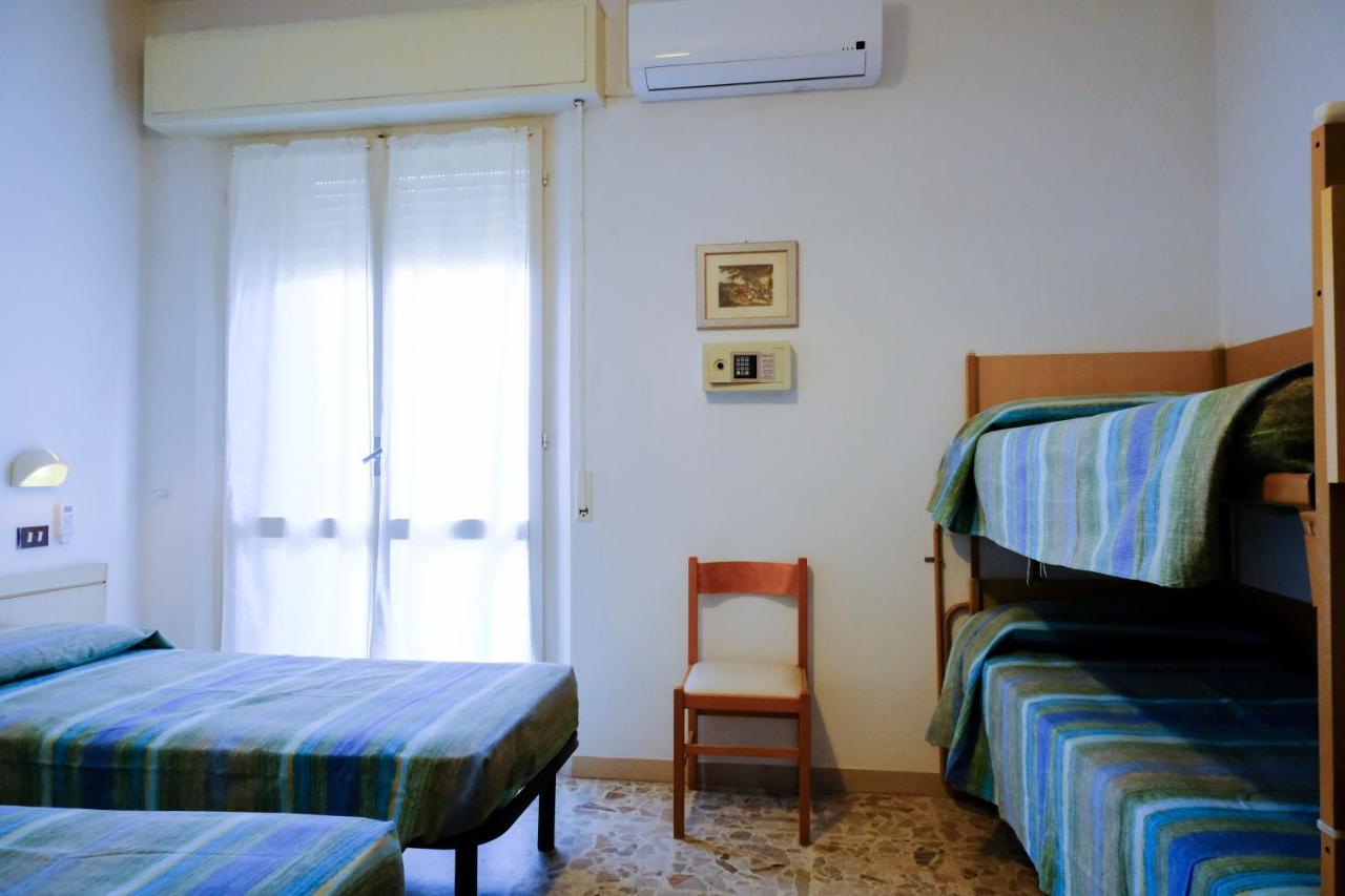 Hotel Chiara Rimini Luaran gambar