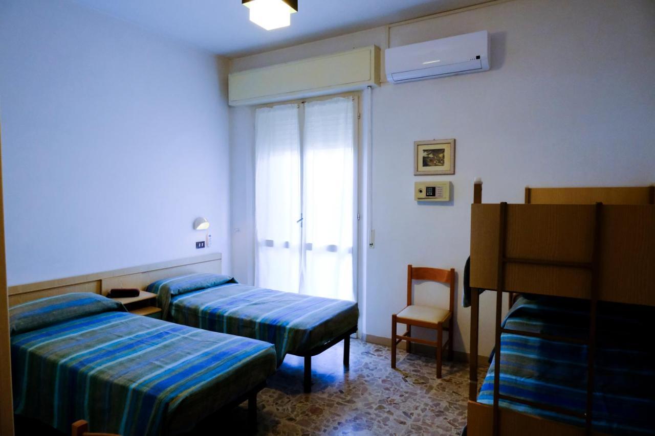 Hotel Chiara Rimini Luaran gambar